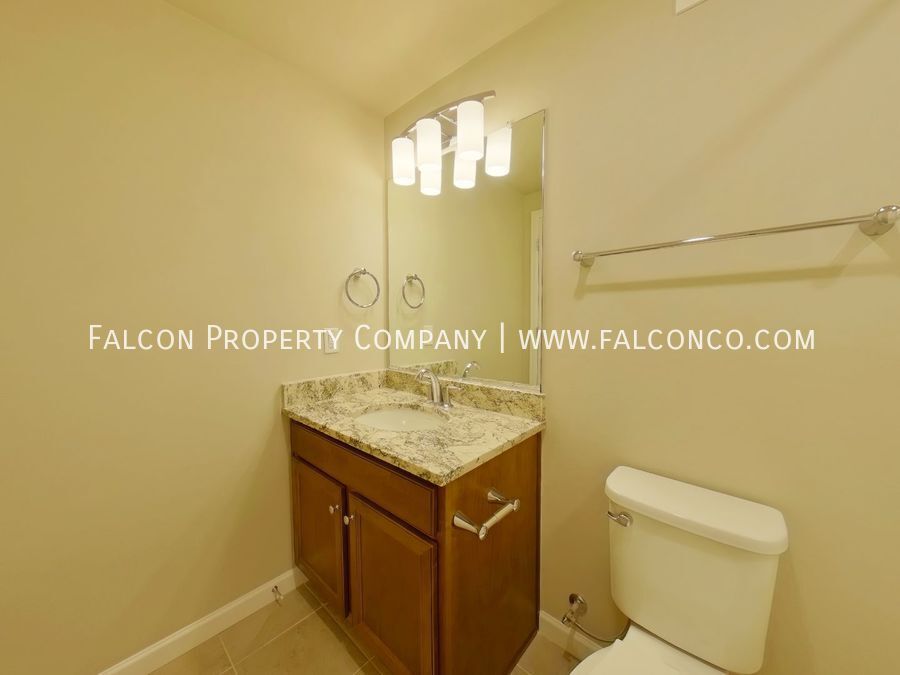 Contemporary Condo In Briargate! property image