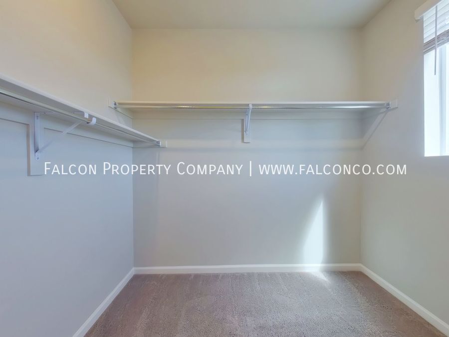 Contemporary Condo In Briargate! property image