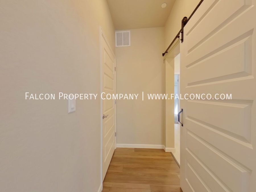 Contemporary Condo In Briargate! property image