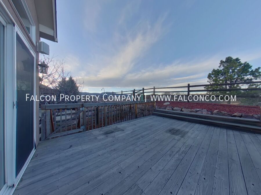 Incredible Rancher in Struthers Ranch! property image