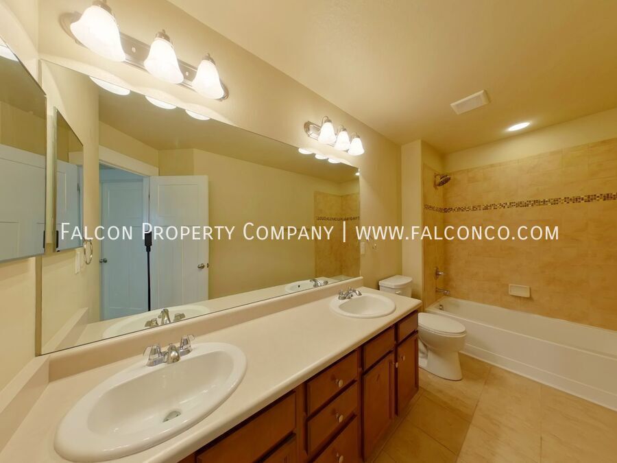 Beautiful Home In Wilshire! property image