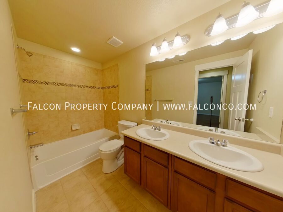 Beautiful Home In Wilshire! property image