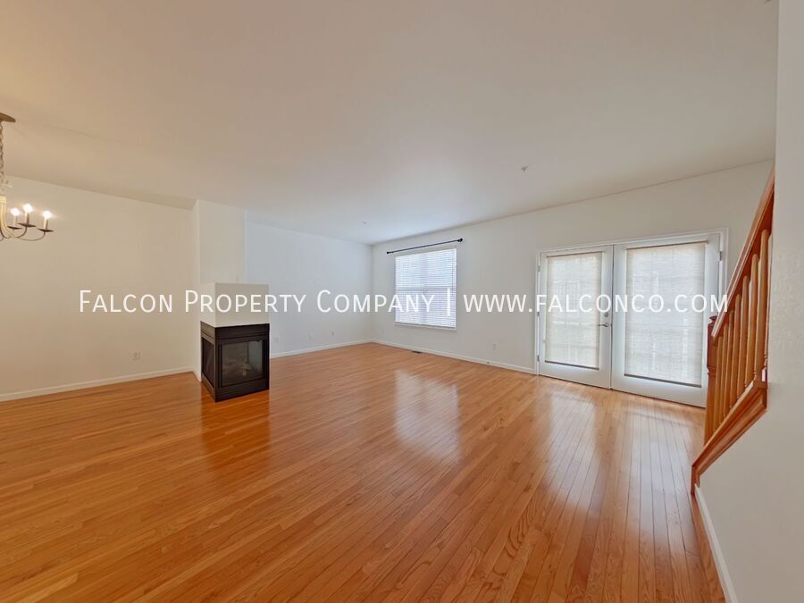 Vibrant Townhouse Downtown! property image