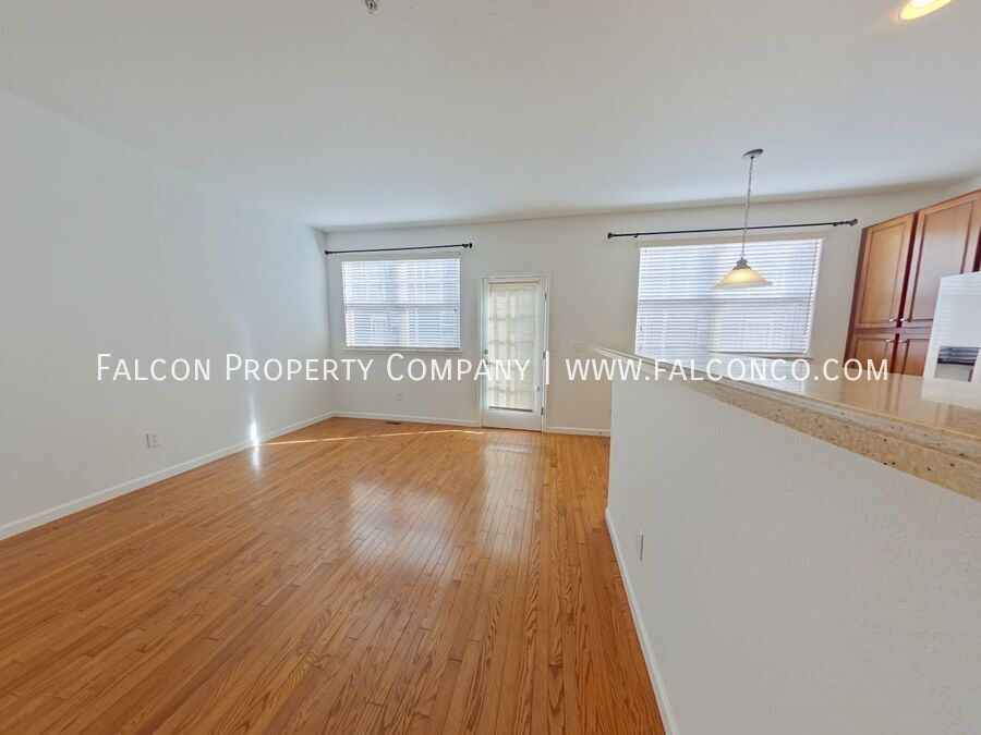 Vibrant Townhouse Downtown! property image