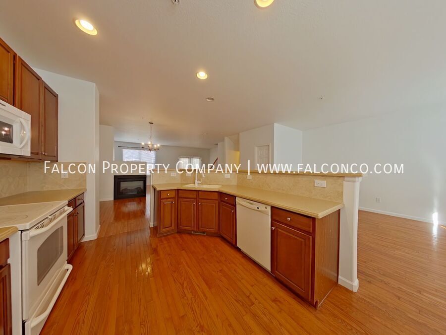 Vibrant Townhouse Downtown! property image