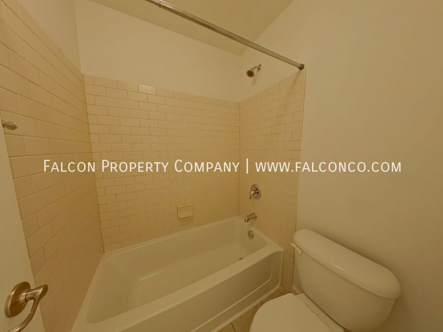 Vibrant Townhouse Downtown! property image