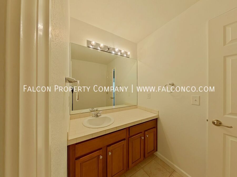 Vibrant Townhouse Downtown! property image