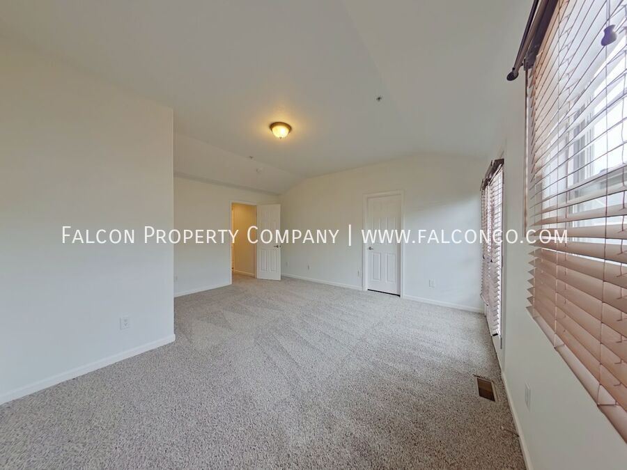 Vibrant Townhouse Downtown! property image