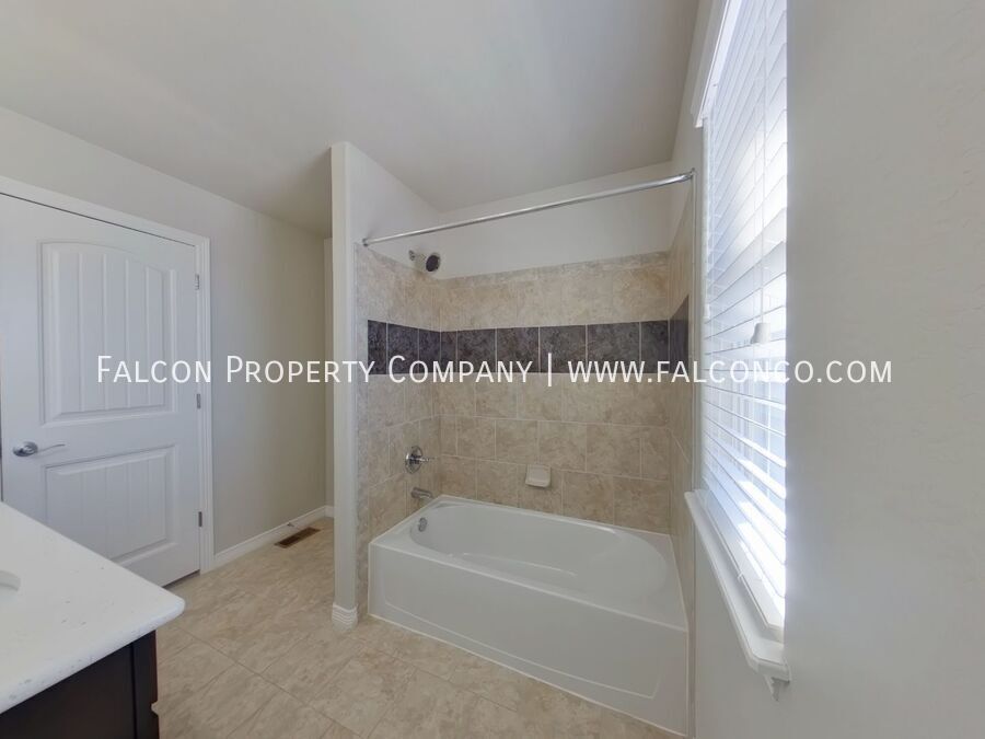 Fantastic Home in Meridian Ranch! - Approved Applicant Pending! property image