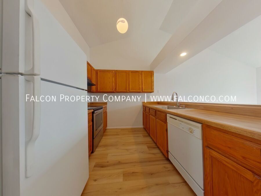 Classic Condo In Lexington Village! property image