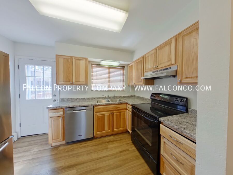 Contemporary Apartment In Village 7! property image