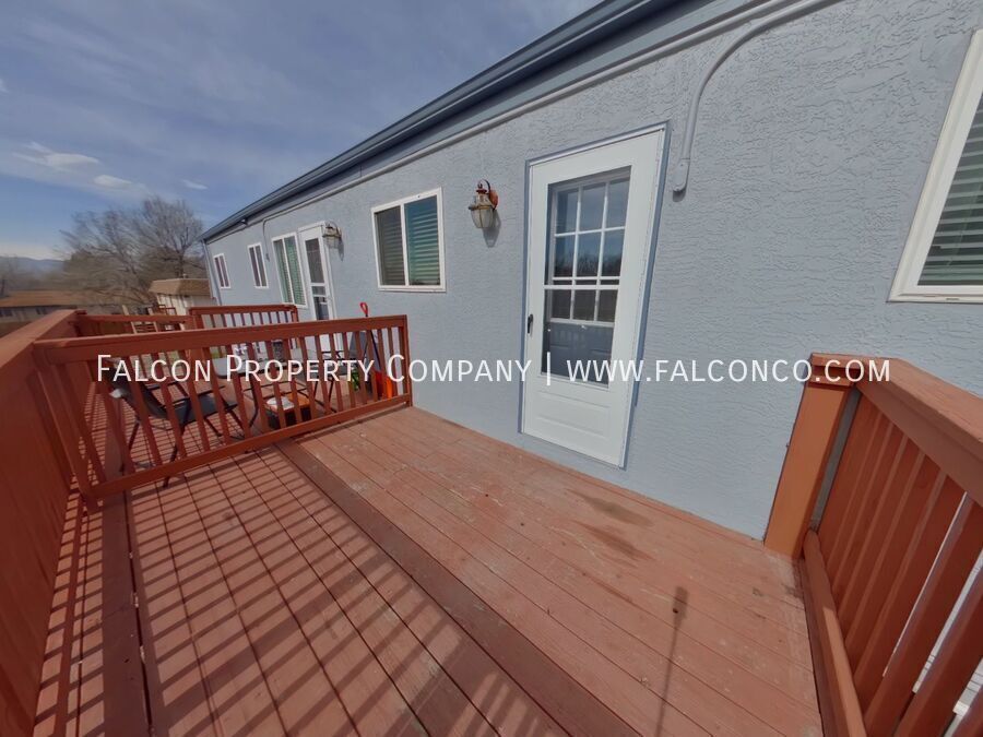 Contemporary Apartment In Village 7! property image