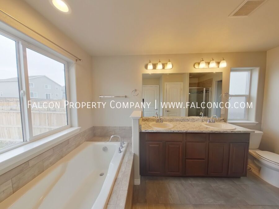 Stunning Home In Carriage Meadows North! property image