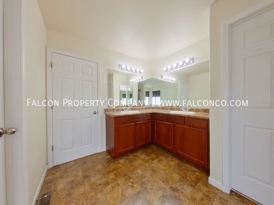 Sensational Home In The Glen At Widefield! property image