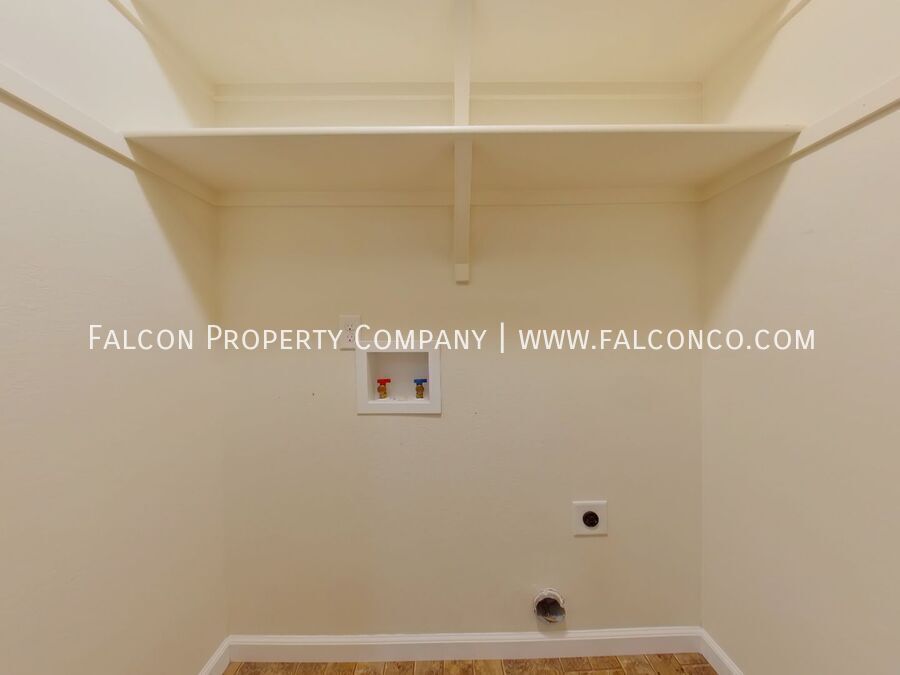 Sensational Home In The Glen At Widefield! property image