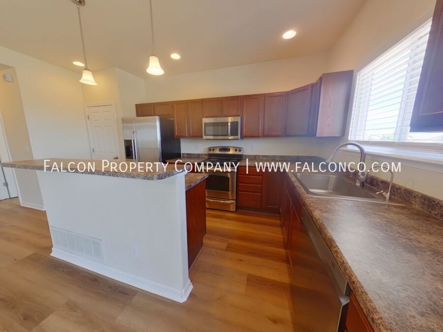 Sensational Home In The Glen At Widefield! - Lease Pending! property image