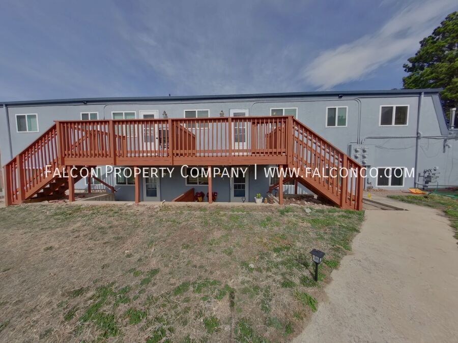 Contemporary Apartment In Village 7! - Lease Pending! property image