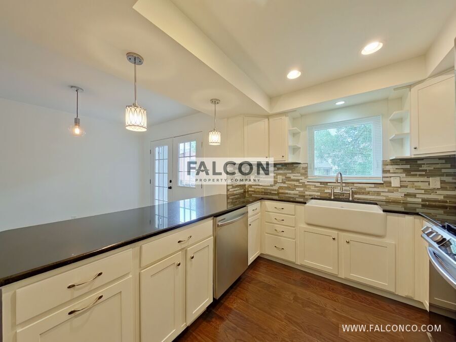 Incredible Townhome In Downtown! property image