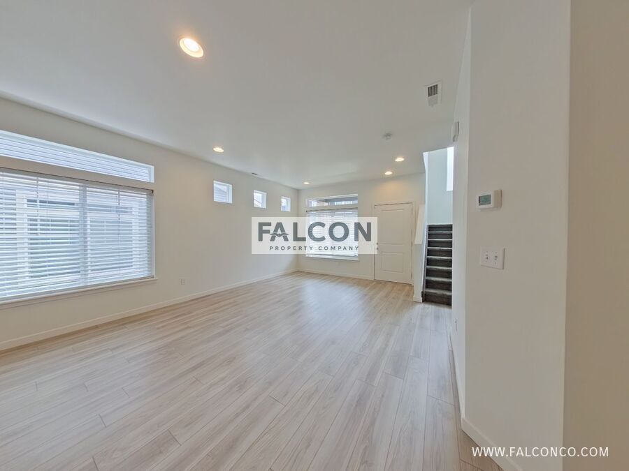 Magnificent Townhome In Banning Lewis Ranch! property image