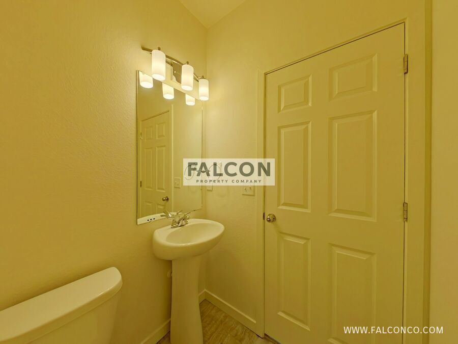 Magnificent Townhome In Banning Lewis Ranch! property image