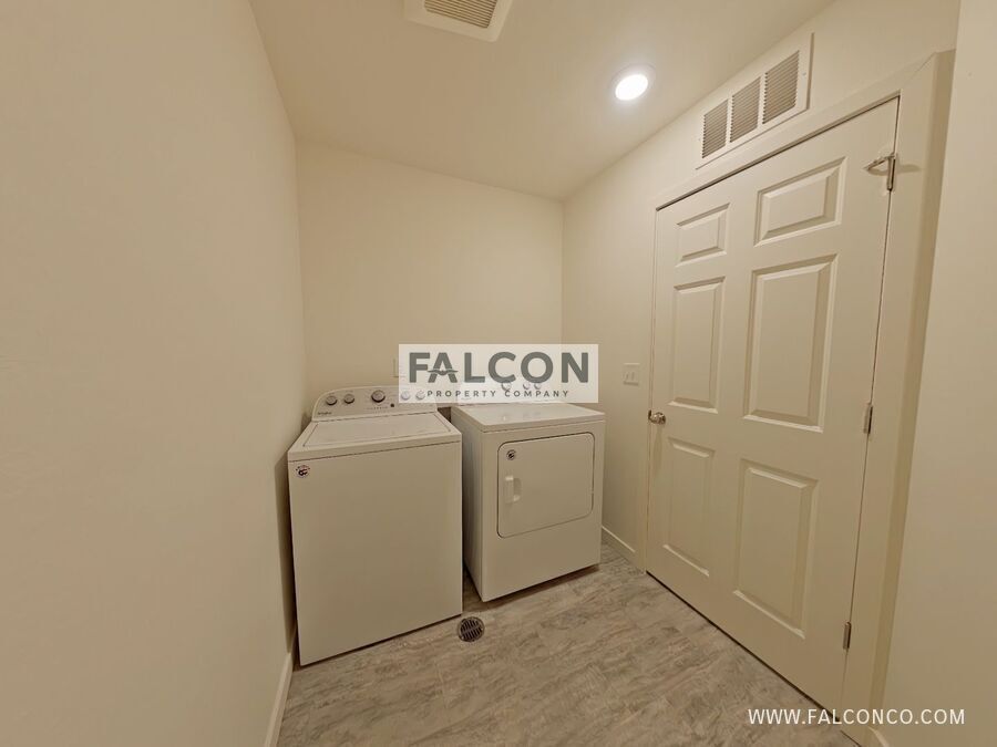 Magnificent Townhome In Banning Lewis Ranch! property image