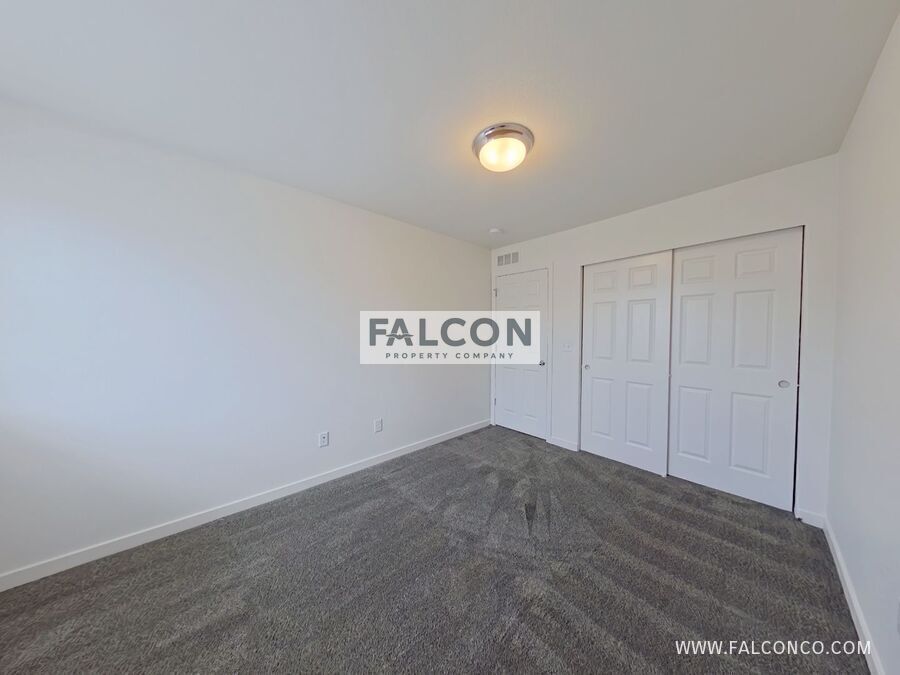 Magnificent Townhome In Banning Lewis Ranch! property image