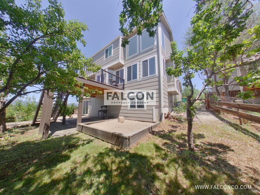 Show-Stopping Home In Northgate! property image