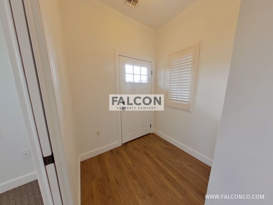 Extraordinary Townhome In Stetson Hills! property image