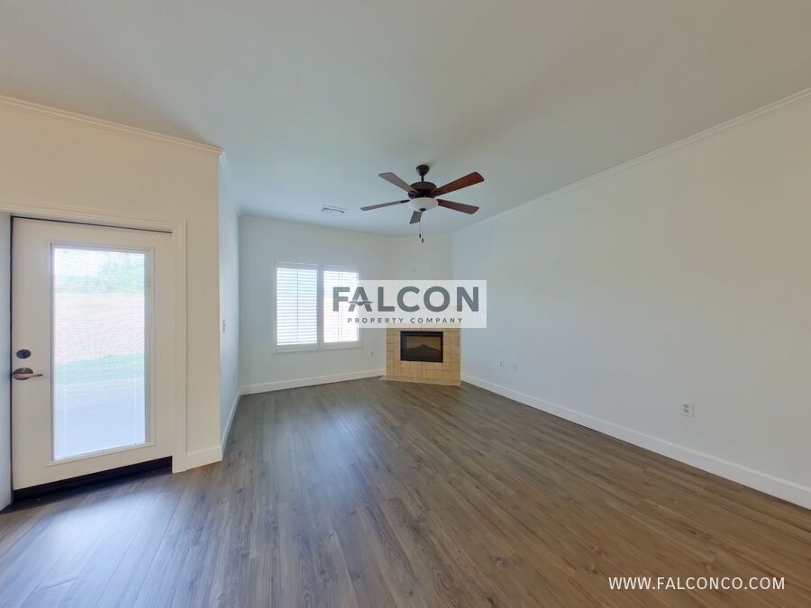 Extraordinary Townhome In Stetson Hills! property image