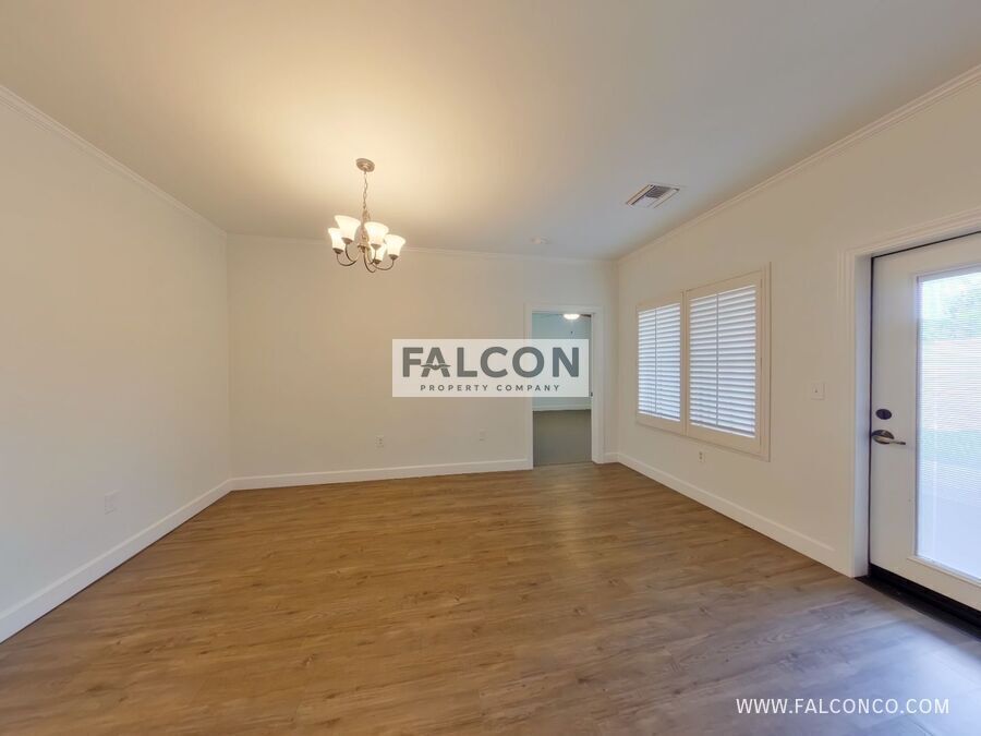 Extraordinary Townhome In Stetson Hills! property image