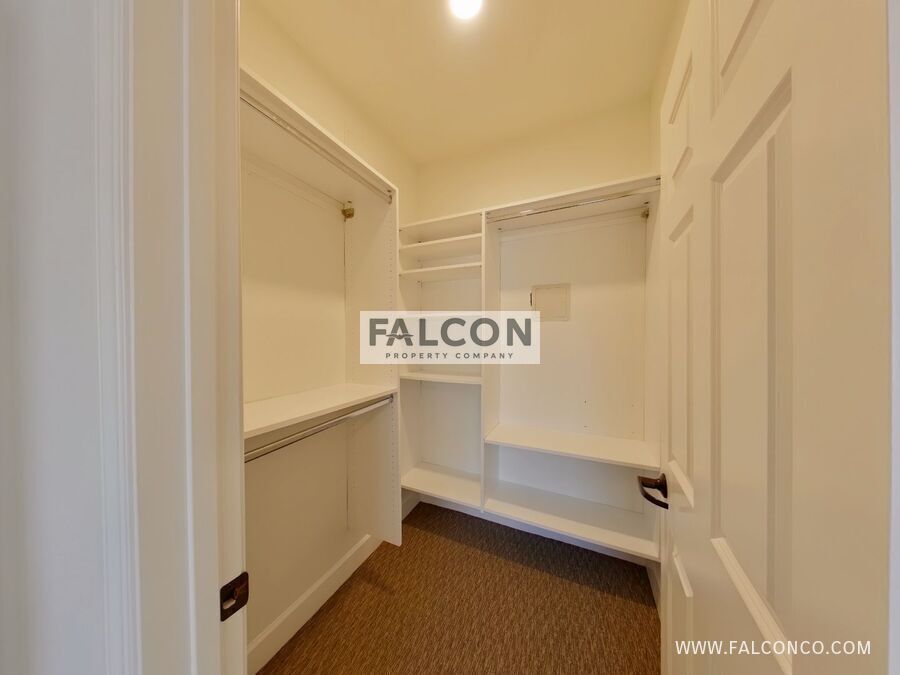 Extraordinary Townhome In Stetson Hills! property image