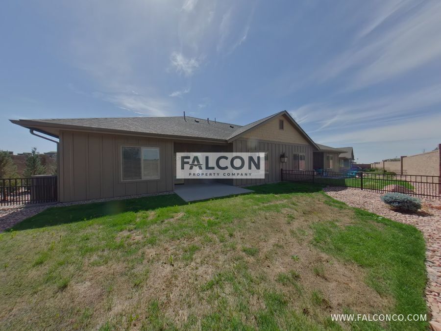 Extraordinary Townhome In Stetson Hills! property image