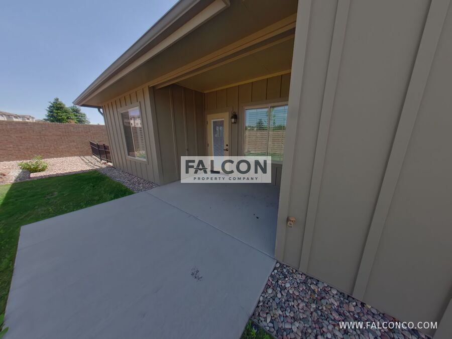 Extraordinary Townhome In Stetson Hills! property image