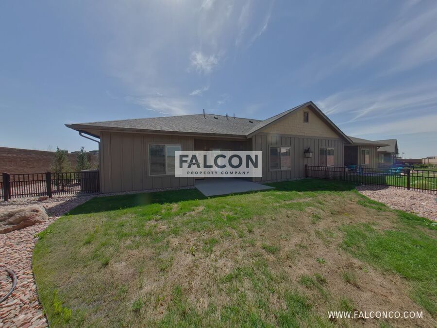 Extraordinary Townhome In Stetson Hills! property image