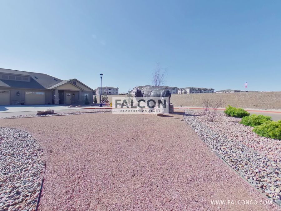 Extraordinary Townhome In Stetson Hills! property image