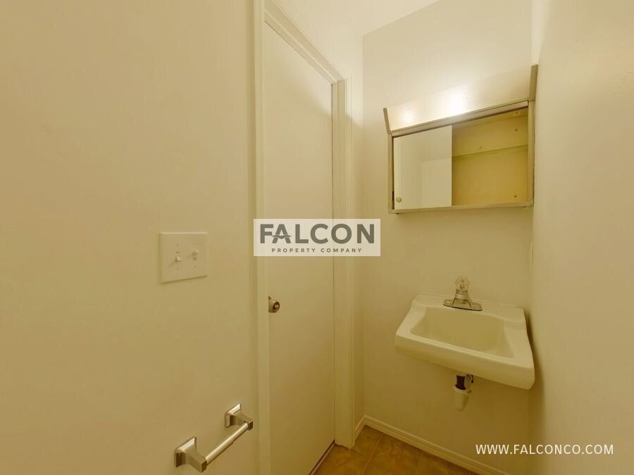 Charming Townhome in South-East Colorado Springs! property image