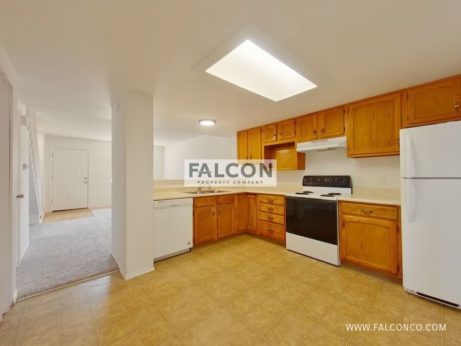 Charming Townhome in South-East Colorado Springs! property image