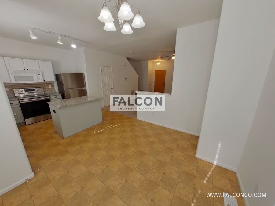 Gorgeous Townhouse In Fountain! property image