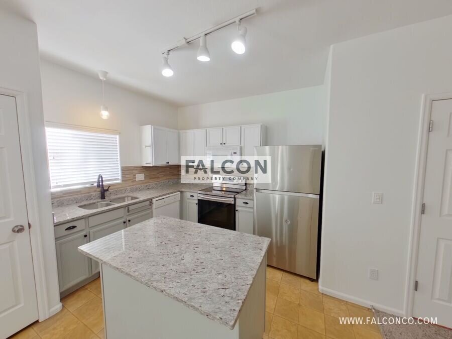 Gorgeous Townhouse In Fountain! property image