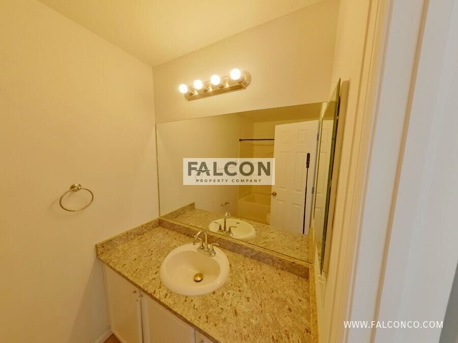 Gorgeous Townhouse In Fountain! property image
